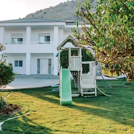M Mansion Villa Pefki  Luaran gambar