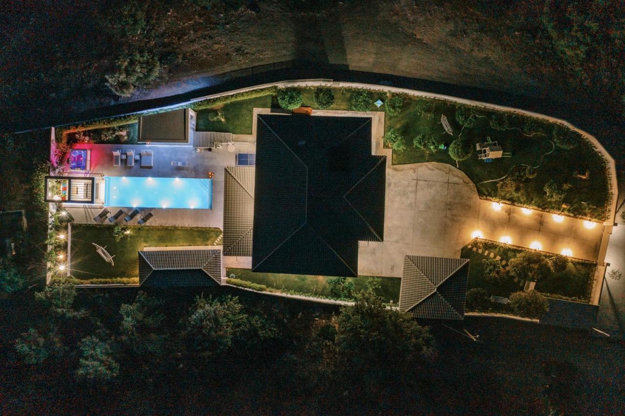 M Mansion Villa Pefki  Luaran gambar