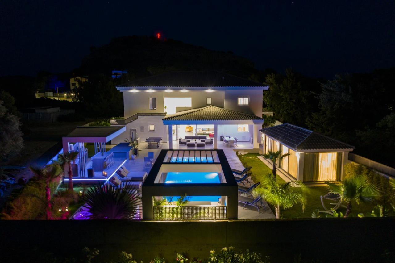 M Mansion Villa Pefki  Luaran gambar