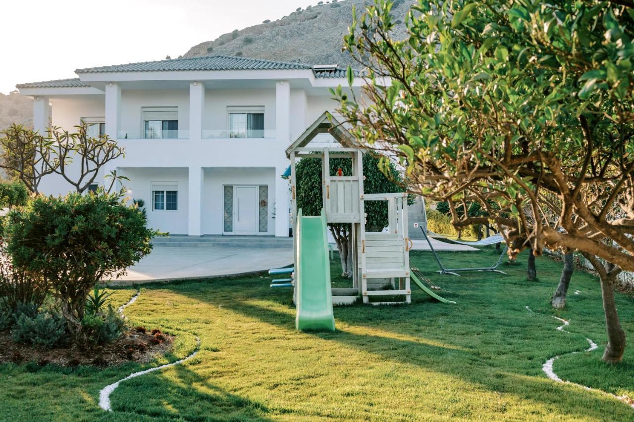 M Mansion Villa Pefki  Luaran gambar