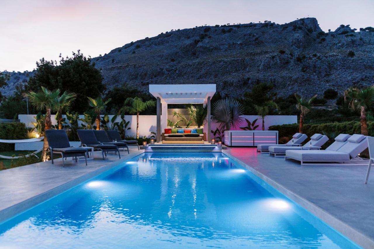 M Mansion Villa Pefki  Luaran gambar