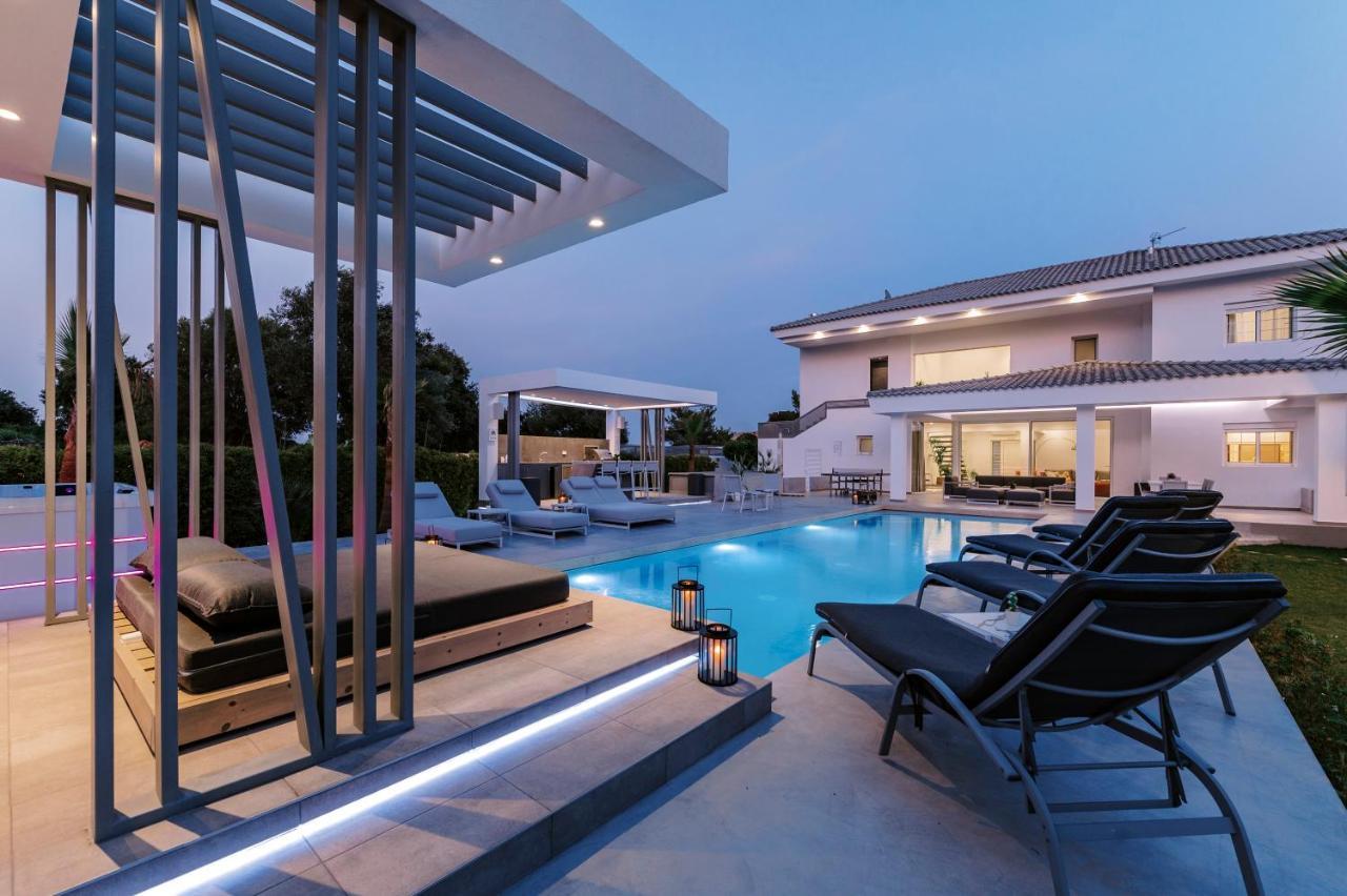 M Mansion Villa Pefki  Luaran gambar