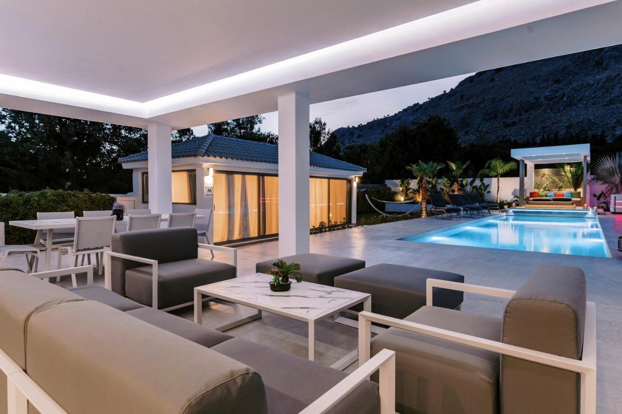 M Mansion Villa Pefki  Luaran gambar